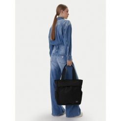 Torebka Guess Jeans. Czarne shopper Guess Jeans, z aplikacjami, z jeansu, bez dodatków. Za 299.99 zł.