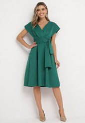 Zielona Rozkloszowana Sukienka Midi z Trójkątnym Dekoltem i Paskiem w Talii Tulika. Zielone sukienki Born2be, s, bez wzorów, eleganckie, bez kołnierzyka, bez ramiączek, midi, kopertowe. Za 159.99 zł.