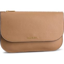 Torebka COCCINELLE - DV1 Envelopes E5 DV1 19 B8 07 Desert N02. Brązowe torebki klasyczne Coccinelle, bez wzorów, ze skóry, bez dodatków. W wyprzedaży za 439.00 zł.