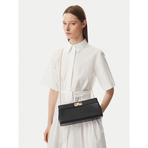 Torebka Tommy Hilfiger. Czarne torebki klasyczne TOMMY HILFIGER, bez wzorów, bez dodatków. Za 374.99 zł.