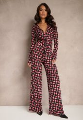 Bordowy Kopertowy Kombinezon z Wiskozą z Szerokimi Nogawkami i Paskiem w Geometryczny Wzór Botavia. Czerwone sukienki Renee, na co dzień, l, bez wzorów, z materiału, eleganckie, bez kołnierzyka, bez ramiączek, kopertowe. Za 139.99 zł.