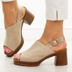 Beżowe skórzane sandały damskie Vinceza 39995. Brązowe sandały VINCEZA, bez wzorów, z jeansu, eleganckie, bez obcasa, na obcasie, bez zapięcia. Za 199.00 zł.