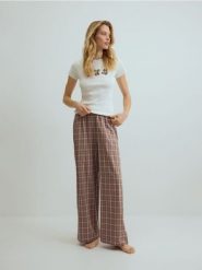 Dwuczęściowa piżama z misiami - brązowy. Brązowe piżamy Reserved, bez wzorów, z bawełny, bez ramiączek. Za 139.99 zł.