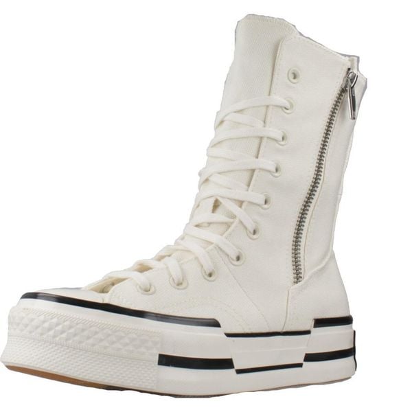 Buty Kobieta Converse Chuck 70 Plus Xhi biały. Białe obuwie sportowe Converse, ze skóry, bez zapięcia. W wyprzedaży za 523.15 zł.