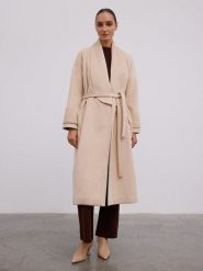 BGN Płaszcz przejściowy w kolorze beżowym rozmiar: 40. Brązowe płaszcze BGN, bez wzorów, z wełny, bez kaptura. Za 427.42 zł.