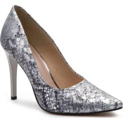 Szpilki QUAZI - QZ-19-02-000155 510. Szare szpilki QUAZI, bez wzorów, z materiału, eleganckie, bez obcasa, na obcasie, bez zapięcia. W wyprzedaży za 189.00 zł.