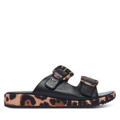 Klapki Tamaris. Czarne klapki Tamaris, bez wzorów, bez obcasa. Za 329.99 zł.