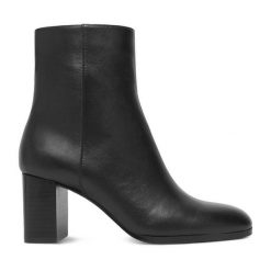 Botki GINO ROSSI. Czarne botki Gino Rossi, bez wzorów, bez obcasa, na słupku, bez zapięcia. Za 329.99 zł.
