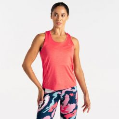Damska koszulka sportowa bez rękawów Modernize II. Czerwone koszulki sportowe Dare 2b, bez wzorów, bez ramiączek, trekkingowe. W wyprzedaży za 79.99 zł.