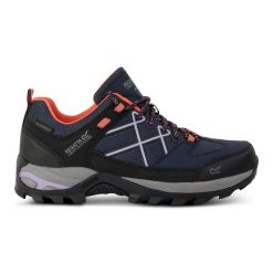 Buty turystyczne damskie Samaris III Low. Niebieskie trekkingi Regatta, trekkingowe. W wyprzedaży za 269.99 zł.
