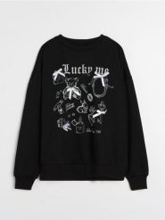 Bluza crewneck z nadrukiem i kokardami - czarny. Czarne bluzy sportowe Sinsay, l, bez wzorów, bez kaptura. Za 49.99 zł.