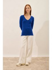 Just Cashmere Kaszmirowy sweter "Abby" w kolorze niebieskim rozmiar: S. Niebieskie swetry Just Cashmere, s, bez wzorów, z kaszmiru, bez ramiączek. Za 456.99 zł.