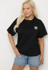 Czarny T-shirt z Bawełny z Naszywką Kwiatu Firirene. Czarne t-shirty Born2be, l, z aplikacjami, z bawełny, bez kołnierzyka, bez ramiączek. Za 49.99 zł.