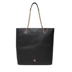 Torebka Calvin Klein. Czarne torebki klasyczne Calvin Klein, bez wzorów, bez dodatków. Za 649.99 zł.