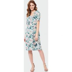 Sukienka kimono. Sukienki Greenpoint, bez wzorów, z wiskozy, bez kołnierzyka, bez ramiączek. Za 44.99 zł.
