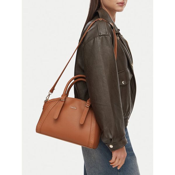 Torebka DeeZee. Brązowe torebki klasyczne DeeZee, bez wzorów, bez dodatków. Za 149.99 zł.