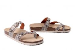 DR. BRINKMANN 700932-23 bronze, klapki damskie. Brązowe klapki Dr. Brinkmann, bez wzorów, ze skóry, bez obcasa. Za 148.67 zł.