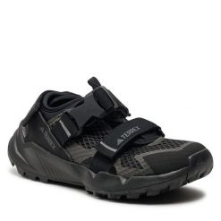 Sandały adidas. Czarne sandały Adidas, bez wzorów, sportowe, bez obcasa, bez zapięcia. Za 379.99 zł.