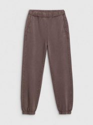 4F Spodnie dresowe joggery damskie - brązowe S. Brązowe spodnie dresowe 4f, s, bez wzorów, z dresówki. Za 149.99 zł.