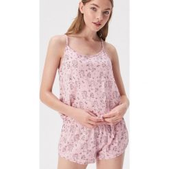 Jednoczęściowa piżama na ramiączkach - Różowy. Piżamy Sinsay. Za 39.99 zł.