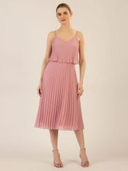 APART Sukienka w kolorze jasnoróżowym rozmiar: 38. Różowe sukienki Apart, bez wzorów, bez kołnierzyka, bez ramiączek, midi. Za 217.99 zł.