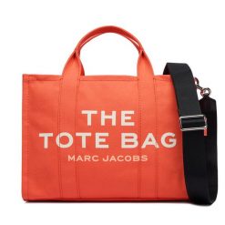 Torebka Marc Jacobs. Brązowe torebki klasyczne Marc Jacobs, bez wzorów, bez dodatków. Za 799.99 zł.