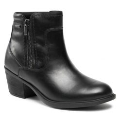 Botki Clarks. Czarne botki Clarks, bez wzorów, bez obcasa, na słupku, bez zapięcia. Za 679.99 zł.