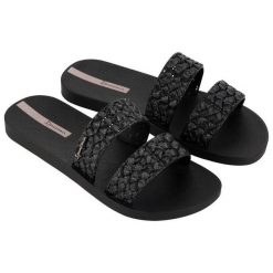 Klapki damskie Ipanema Renda Ii. Czarne klapki Ipanema, bez wzorów, z gumy, bez obcasa. Za 79.99 zł.