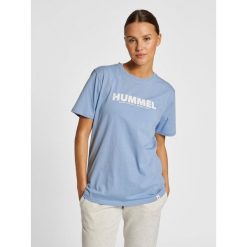 Koszulka Hummel Legacy. Niebieskie bluzki Hummel, bez wzorów, sportowe, bez kołnierzyka, bez ramiączek. Za 109.50 zł.