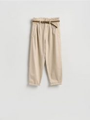 Jeansy paperbag z paskiem - beżowy. Brązowe jeansy Reserved, bez wzorów. Za 149.99 zł.