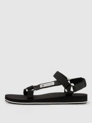 4F Sandały SVING damskie - czarne 37. Czarne sandały 4f, bez wzorów, z gumy, wakacyjne, bez obcasa, bez zapięcia. Za 129.99 zł.