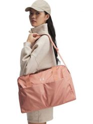 Under Armour Torba sportowa w kolorze jasnoróżowym - 26 l rozmiar: onesize. Różowe torby na ramię Under Armour, bez wzorów, z materiału, sportowe, na ramię, bez dodatków. Za 162.87 zł.