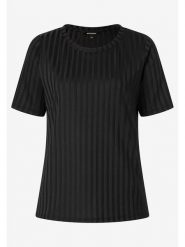 More & More Top w kolorze czarnym rozmiar: 40. Czarne topy More & More, bez wzorów, bez kołnierzyka, bez ramiączek. Za 65.54 zł.