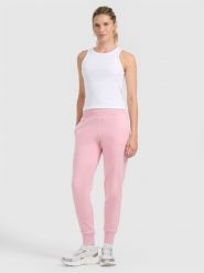 4F Spodnie dresowe joggery damskie - różowe L. Czerwone spodnie dresowe 4f, l, bez wzorów, z bawełny. W wyprzedaży za 79.99 zł.