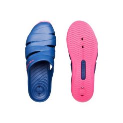 Klapki basenowe CLOG 100 damskie. Niebieskie klapki NABAIJI, bez wzorów, bez obcasa. Za 49.99 zł.
