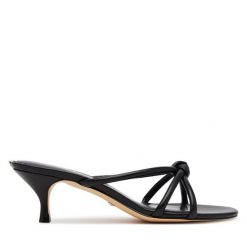 Klapki Guess. Czarne klapki Guess, z aplikacjami, bez obcasa. Za 439.99 zł.