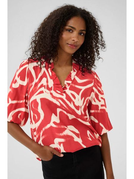 Kaffe Bluzka w kolorze koralowo-kremowym rozmiar: 42. Czerwone bluzki Kaffe, s, bez wzorów, z wiskozy, klasyczne, bez kołnierzyka, bez ramiączek. Za 104.14 zł.