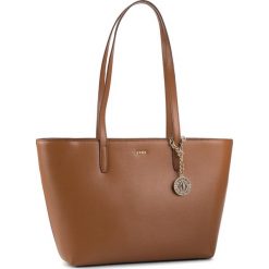 Torebka DKNY - R74A3014 Driftwood DFW. Brązowe shopper DKNY, bez wzorów, ze skóry, bez dodatków. W wyprzedaży za 509.00 zł.