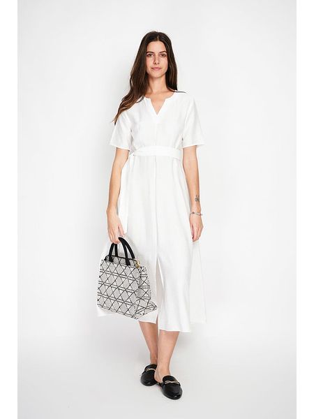 ASSUILI Sukienka w kolorze białym rozmiar: 42. Białe sukienki Assuili, bez wzorów, z tkaniny, klasyczne, bez kołnierzyka, bez ramiączek, midi, rozkloszowane. Za 104.89 zł.