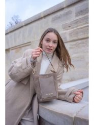 Maison héritage PARIS Skórzana torebka "Mini Leyla" w kolorze szarobrązowym - 12 x 20 x 11 cm rozmiar: onesize. Brązowe torby na ramię Maison héritage PARIS, bez wzorów, z materiału, przez ramię, bez dodatków. Za 260.99 zł.