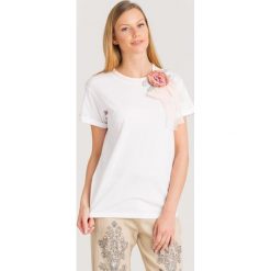 T-SHIRT TWINSET. Białe t-shirty Twinset, l, z aplikacjami, z bawełny, bez kołnierzyka, bez ramiączek. Za 311.40 zł.