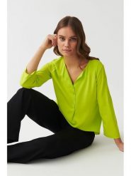 TATUUM Bluzka w kolorze zielonym rozmiar: 42. Zielone bluzki Tatuum, bez wzorów, z wiskozy, bez kołnierzyka, bez ramiączek. Za 74.46 zł.