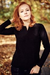 Bluzka Warkocz damska. Czarne bluzki Hultaj Polski, l, bez wzorów, z bawełny, bez kołnierzyka, bez ramiączek. Za 189.00 zł.