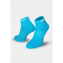 Bezszwowe skarpety oddychające Nessi Sportswear. Niebieskie skarpety NESSI SPORTSWEAR, bez wzorów. W wyprzedaży za 35.90 zł.