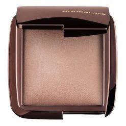 Hourglass - Ambient Lighting Powder - Rozświetlający Puder Do Twarzy - Dim Light - Dla Kobiet. Pudry HOURGLASS. Za 295.00 zł.