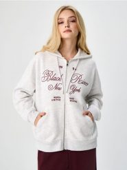 Bluza z napisem - Inny. Bluzy Sinsay, l, bez wzorów, bez kaptura. Za 49.99 zł.