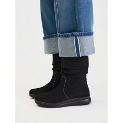Botki Go Soft. Czarne botki GO SOFT, bez wzorów, bez obcasa, na płaskiej podeszwie, bez zapięcia. Za 229.99 zł.