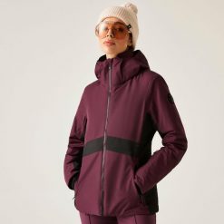 Kurtka narciarska damska z membraną Issy Dare 2b. Fioletowe kurtki narciarskie Dare 2b, bez wzorów, z tkaniny, bez kaptura, narciarskie. Za 1,149.99 zł.
