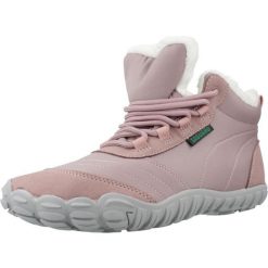 Kapcie SAGUARO WILL II Rose. Czerwone obuwie domowe SAGUARO, bez wzorów, z syntetyku, bez zapięcia. Za 299.99 zł.
