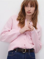 Kardigan z wełną i alpaką - różowy. Czerwone kardigany Reserved, l, bez wzorów, z wełny. Za 219.99 zł.